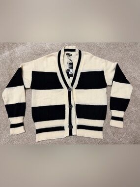 NWT Fashion Nova sweater